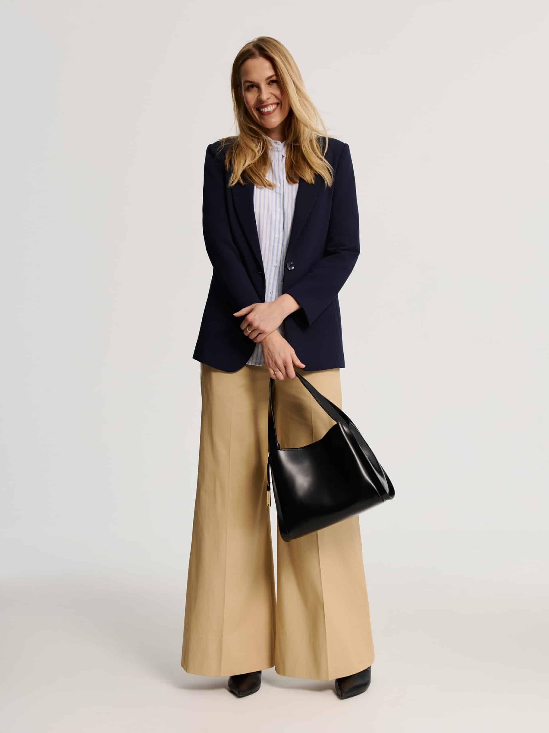 Kledingbox vrouw voorbeeld business